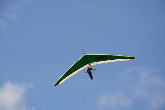hang gliding